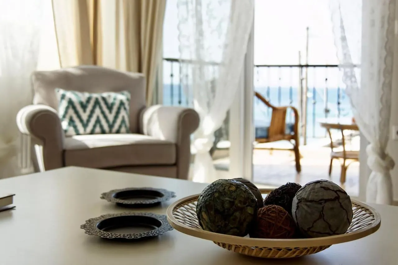 Lemon Beach Front Apartment, Nikiti 0*, Nikiti (Sithonia) Greece