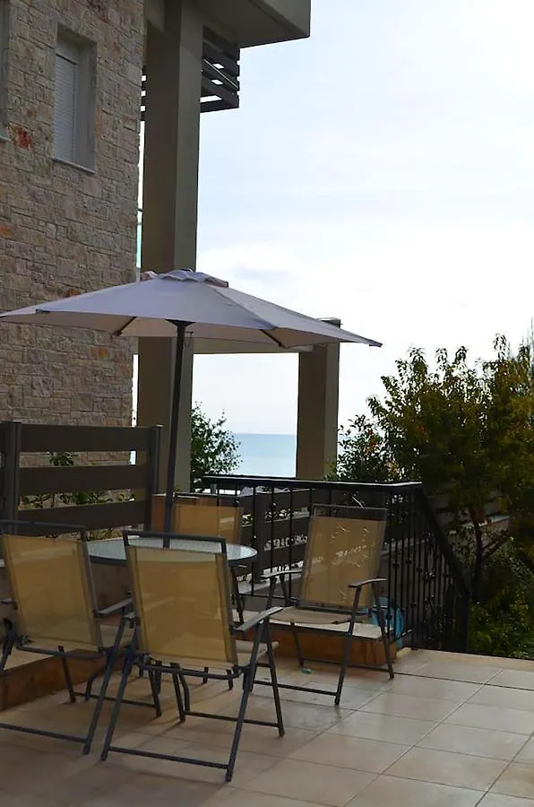 Lemon Beach Front Apartment, Nikiti